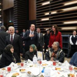 Konya'daki şehit aileleri, gaziler ve gazi yakınları B&uuml;y&uuml;k Aile Sofrası'nda iftar a&ccedil;tı 
