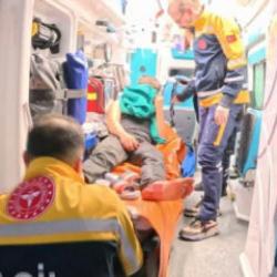 Arkadaşların bı&ccedil;aklı kavgası kanlı bitti: 1 yaralı