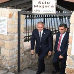 Bakan Ersoy&rsquo;dan Sulu Mağara ve Rahmi Pehlivanlı m&uuml;ze evine ziyaret