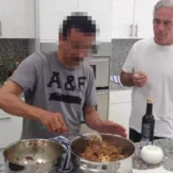 Belgeler ortaya &ccedil;ıktı, Arap milyarder apar topar istifa etti! Hi&ccedil; yanından ayırmamış..