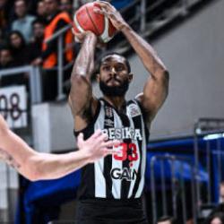 Beşiktaş'tan 100 sayılık zafer! Yarı finaldeler