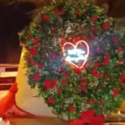 Bolu'da oto kurtarıcıdan dev buketle ilgin&ccedil; evlilik teklifi