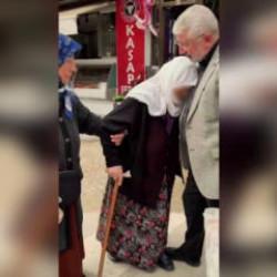 Başkan Aşgın'dan y&uuml;rek ısıtan hareket: Yaşlı kadını makam aracıyla k&ouml;y&uuml;ne bıraktı