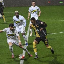 Derbiyi 4-1 kazanıp 1. Lig'de liderliği aldılar