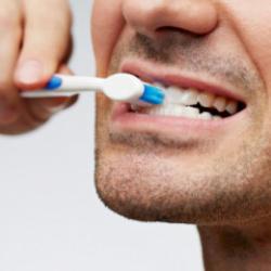 Diş fır&ccedil;alamak orucu bozar mı? İşte cevabı