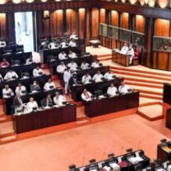 Ekonomik felaket yaşanmıştı: Asya &uuml;lkesinde milletvekili emekli maaşları tarih oldu!