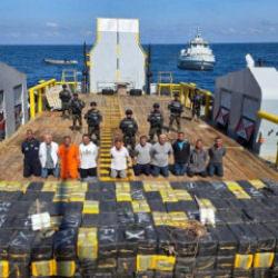 El Salvador'dan Pasifik'te operasyon! 6 tondan fazla kokainin ele ge&ccedil;irdi