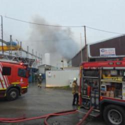 Ey&uuml;psultan'da 3 iş yerinde yangın