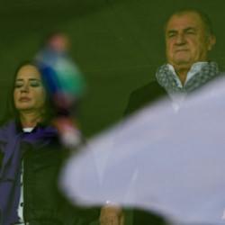 Fatih Terim'den s&uuml;rpriz &ccedil;ıkarma: S&uuml;per Lig ma&ccedil;ı i&ccedil;in trib&uuml;nlere geldi