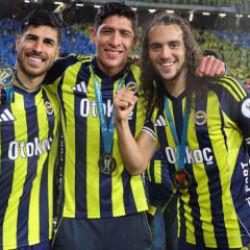 Fenerbah&ccedil;e'nin yıldızı ameliyata alındı: Kritik ma&ccedil;ları ka&ccedil;ıracak