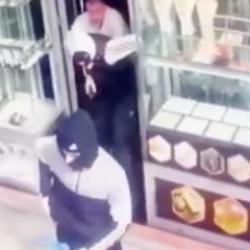 Gaziantep&rsquo;te kuyumcu soygunu kamerada