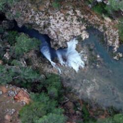 G&uuml;ver Şelalesi&rsquo;nde g&ouml;rsel ş&ouml;len: G&ouml;renler hayran kalıyor