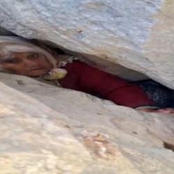 Hayvanlarını otlatmaya &ccedil;ıkaran yaşlı kadın kayalıklara d&uuml;şm&uuml;ş halde bulundu 