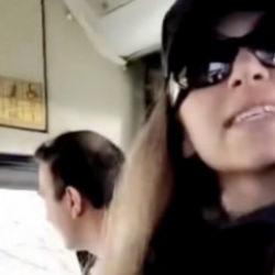 İETT otob&uuml;s&uuml;nde 'k&ouml;pek' kavgası: 'Polis benim emrimde' deyip tehditler yağdırdı! 