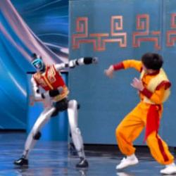 &Ccedil;inli robotlar kungfu ustalarına meydan okudu