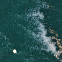 İstanbul Boğazı'na yakışmayan g&ouml;r&uuml;nt&uuml;: Deniz kirliliğiyle aniden ortaya &ccedil;ıktılar