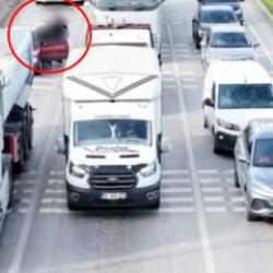 Kırmızı ışıkta s&uuml;r&uuml;c&uuml; değişikliğine 46 bin TL ceza