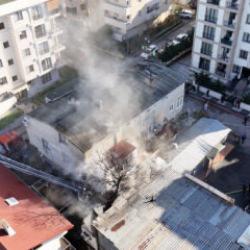 Maltepe'de korku dolu anlar: At&ouml;lye alev alev yandı