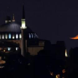 Ramazan hilalini teleskopla aradılar! İşte Ramazan'a başlayan ve başlamayan &uuml;lkeler