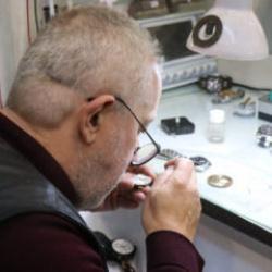 Saat sevdasından yurt dışı eğitimini bıraktı: Yıllardır zamana sevgiyle ayar veriyor