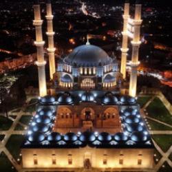 Selimiye Camii Ramazan&rsquo;a yeni ışığıyla &ldquo;merhaba&rdquo; dedi