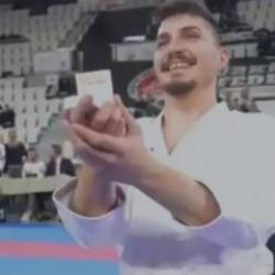 Tatamide altın madalya ve &ldquo;Evet&rdquo;: T&uuml;rkiye Şampiyonası&rsquo;na damga vuran evlilik teklifi