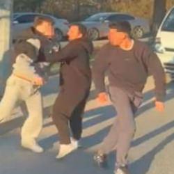 Trafikte yumruklu kavga! Cadde boks ringine d&ouml;nd&uuml;!