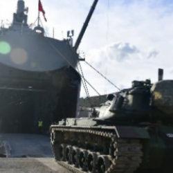 T&uuml;rk ordusu &uuml;lkeye tankları da indirince şoke oldular! 'Bug&uuml;n bunu yapan yarın...'