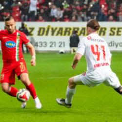 1. Lig ekibi 3 puanı 90+4'te kaptı! S&uuml;per Lig umudunu s&uuml;rd&uuml;rd&uuml;