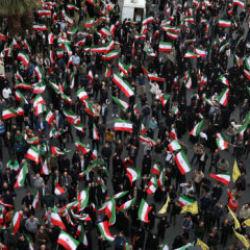 ABD ve İsrail'e k&ouml;t&uuml; haber! İran halkı sokaklara d&ouml;k&uuml;ld&uuml;! H&uuml;k&uuml;mete savaş desteği