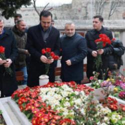 AK Parti İstanbul, Necmettin Erbakan&rsquo;ı kabri başında andı