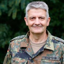 Alman korgeneralden TSK'ya &ouml;vg&uuml;