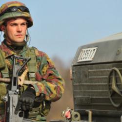 Avrupa'da asker krizi: Yedek askerlik i&ccedil;in yaş sınırını 16 yaş y&uuml;kselttiler