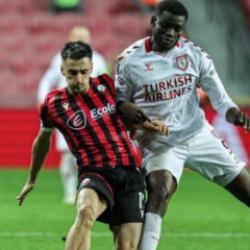 Avrupa'ya S&uuml;per Lig'in yıldızları damga vurdu! Hem gol hem asist kralı aynı takımdan