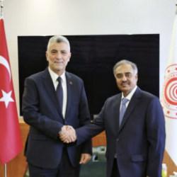 Bakan Bolat D-8 i&ccedil;in hedefi koydu: Ticaret hacmi 500 milyar dolara &ccedil;ıkacak