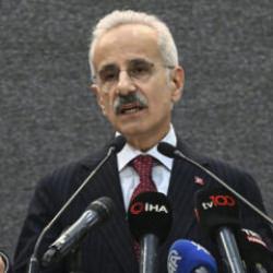 Bakan Uraloğlu, detayları a&ccedil;ıkladı! Sosyal medyaya 15 yaş sınırı geliyor