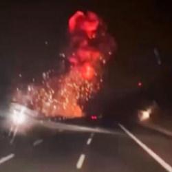 Balıkesir'de d&uuml;şen F-16 u&ccedil;ağının d&uuml;şt&uuml;ğ&uuml; anlar kamerada