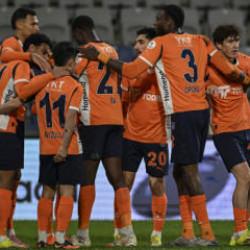 Başakşehir, Konyaspor'u Selke'yle yıktı