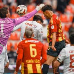 Bu 3 puan i&ccedil;in &ccedil;ok beklediler! 2026'nın ilk galibiyeti 89'da geldi