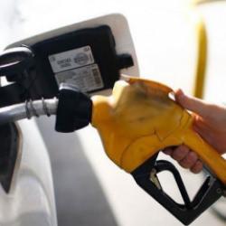 Gerilim brent petrol&uuml; fırlattı! Fiyatlar pompaya yansıdı