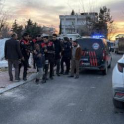 Adıyaman'da iki aile arasında taşlı sopalı kavga: 2 yaralı, 10 g&ouml;zaltı