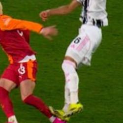 İkinci sarı karta itiraz etmişlerdi! VAR'da izleyen hakem direkt attı