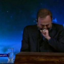  İran Dini Lideri  Hamaney &ouml;ld&uuml;r&uuml;ld&uuml;! Spiker canlı yayında g&ouml;zyaşlarını tutamadı