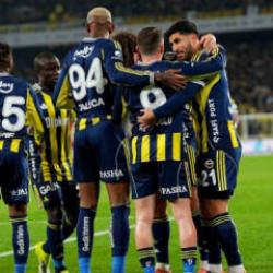 Kanarya zirveye ortak olabilir: Fenerbah&ccedil;e-Kasımpaşa: Muhtemel 11'ler