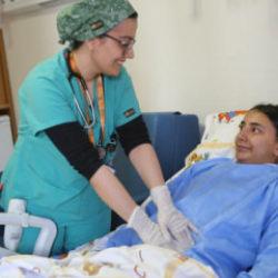 Karın ağrısıyla gitti, midesinden 3 kilo sa&ccedil; &ccedil;ıktı! Depremden sonra başlamış...