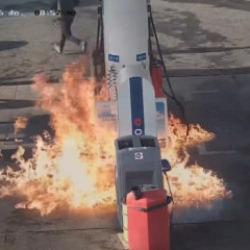 Meksika'da kartel lideri &ouml;ld&uuml;r&uuml;ld&uuml; &ccedil;ete &uuml;yeleri &uuml;lkeyi cehenneme &ccedil;evirdi