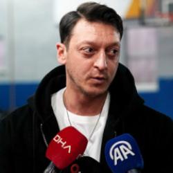 Mesut &Ouml;zil'den Galatasaray ve Fenerbah&ccedil;e s&ouml;zleri