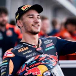 Milli motosiklet&ccedil;i Deniz &Ouml;nc&uuml;, Moto2'de ilk yarışına &ccedil;ıktı