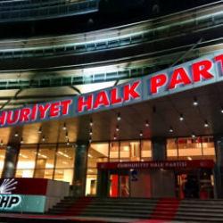 CHP'de ihra&ccedil; depremi! 30 isim partiden tasfiye edildi! CHP'liler ayaklandı