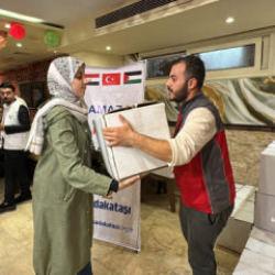 Sadakataşı Mısır&rsquo;da yaşayan Gazzeli ailelere Ramazan yardımı ulaştırdı